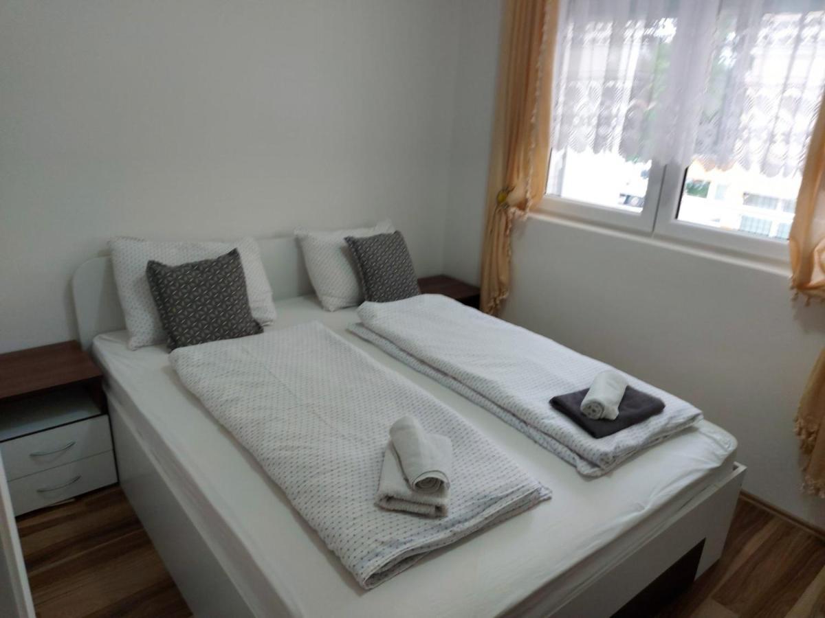 Adam' S Apartment 3 Kladovo Kültér fotó
