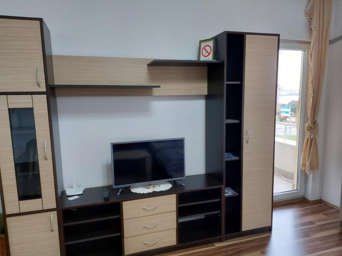 Adam' S Apartment 3 Kladovo Kültér fotó